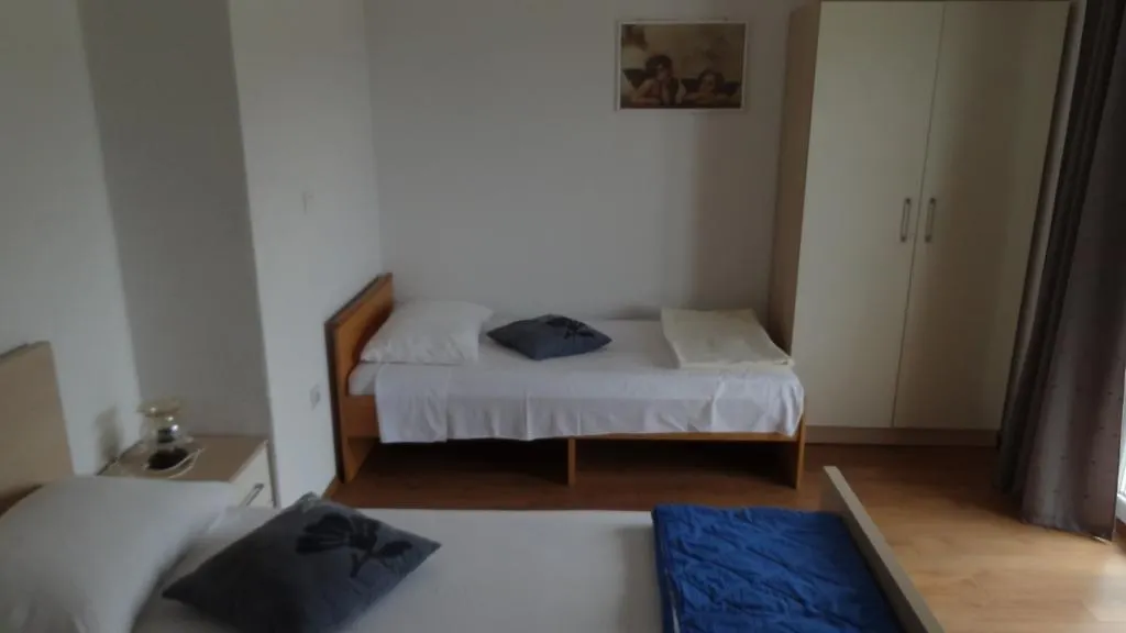 Apartments Mario Donji Okrug